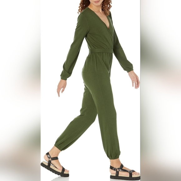 V-Neck Knit Jumpsuit - Picture 3 of 6